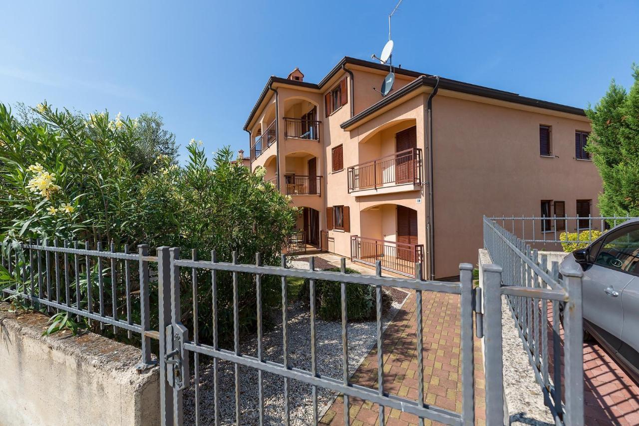 Apartments With A Swimming Pool Novigrad - 7078 Esterno foto