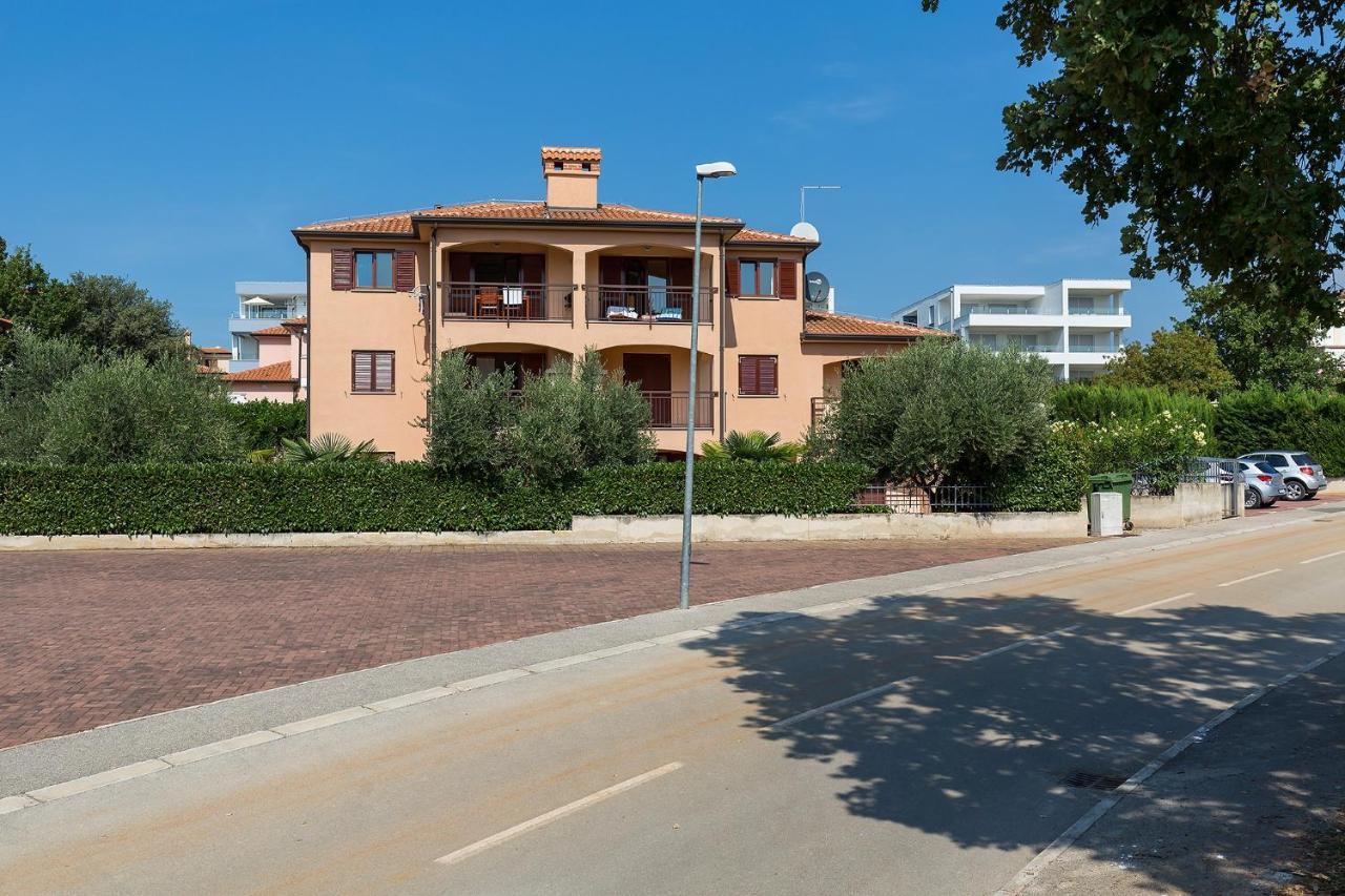 Apartments With A Swimming Pool Novigrad - 7078 Esterno foto
