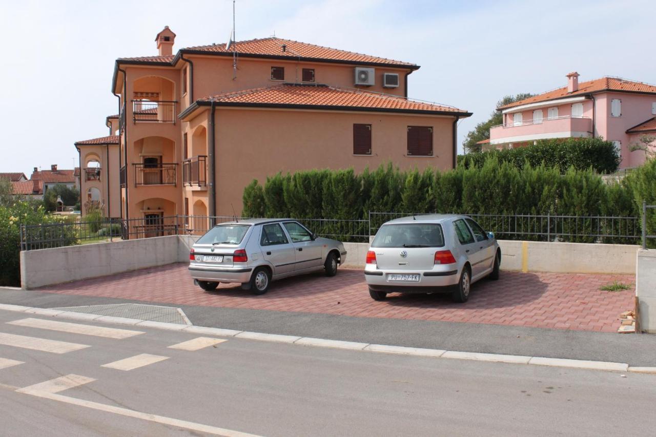 Apartments With A Swimming Pool Novigrad - 7078 Esterno foto