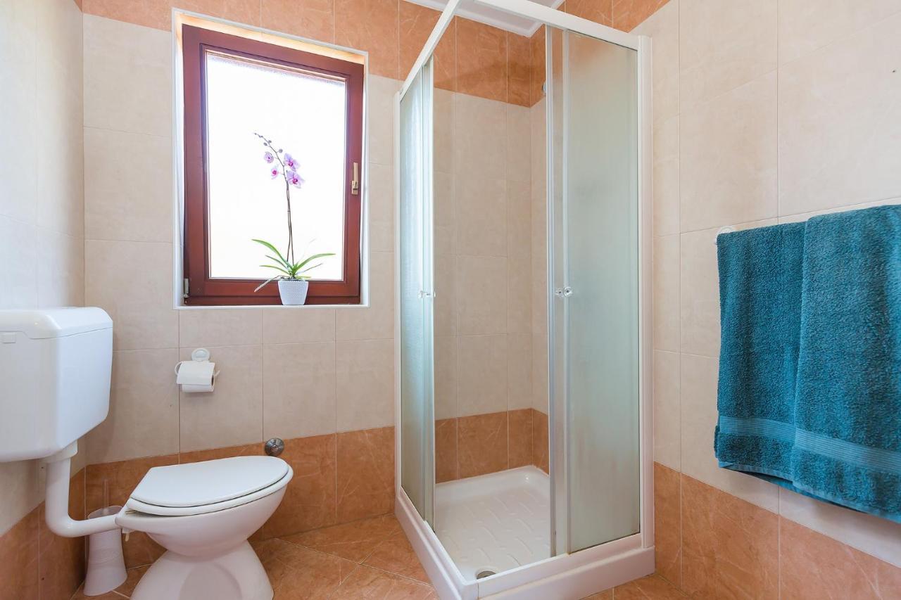 Apartments With A Swimming Pool Novigrad - 7078 Esterno foto