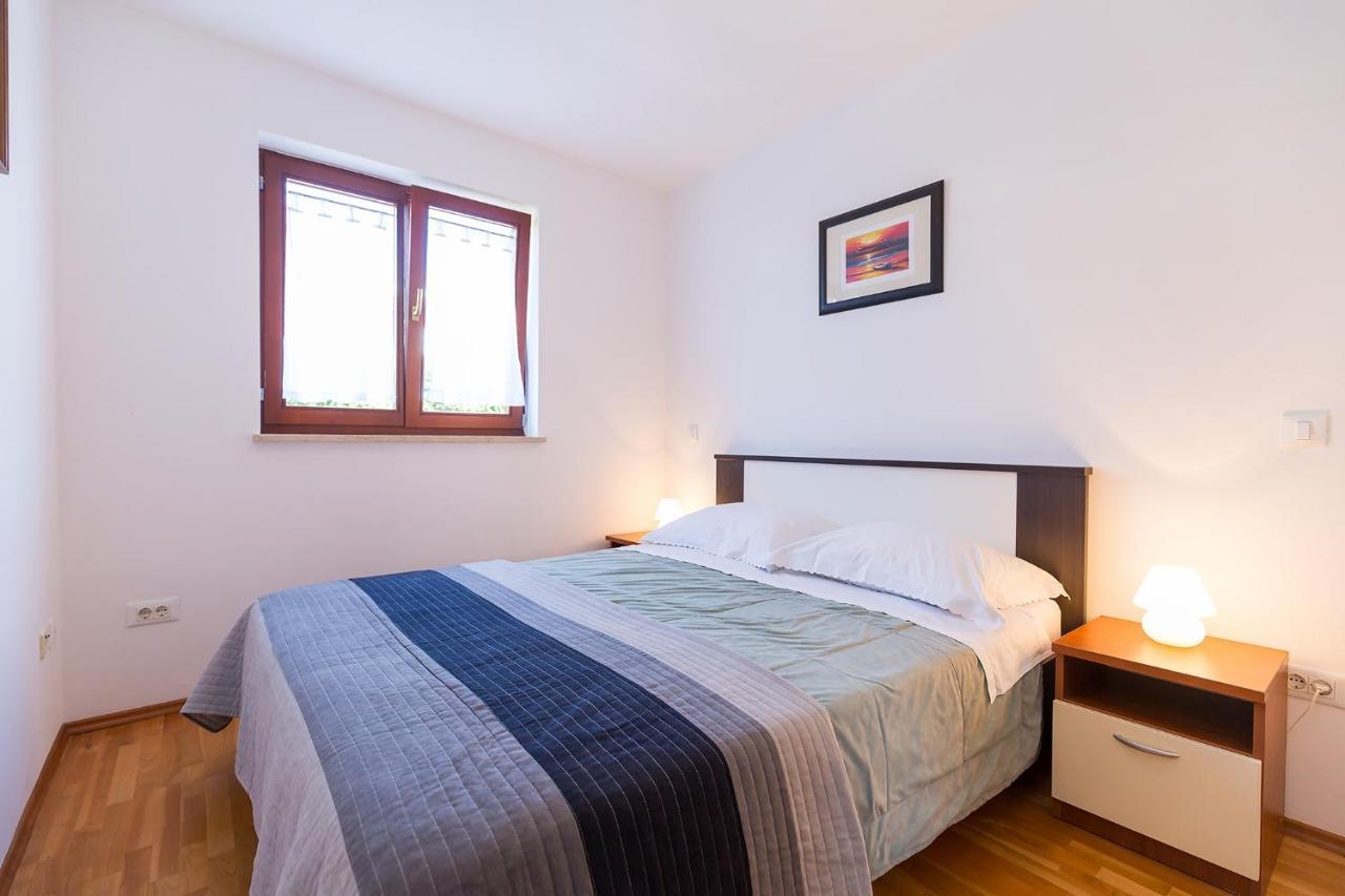 Apartments With A Swimming Pool Novigrad - 7078 Esterno foto