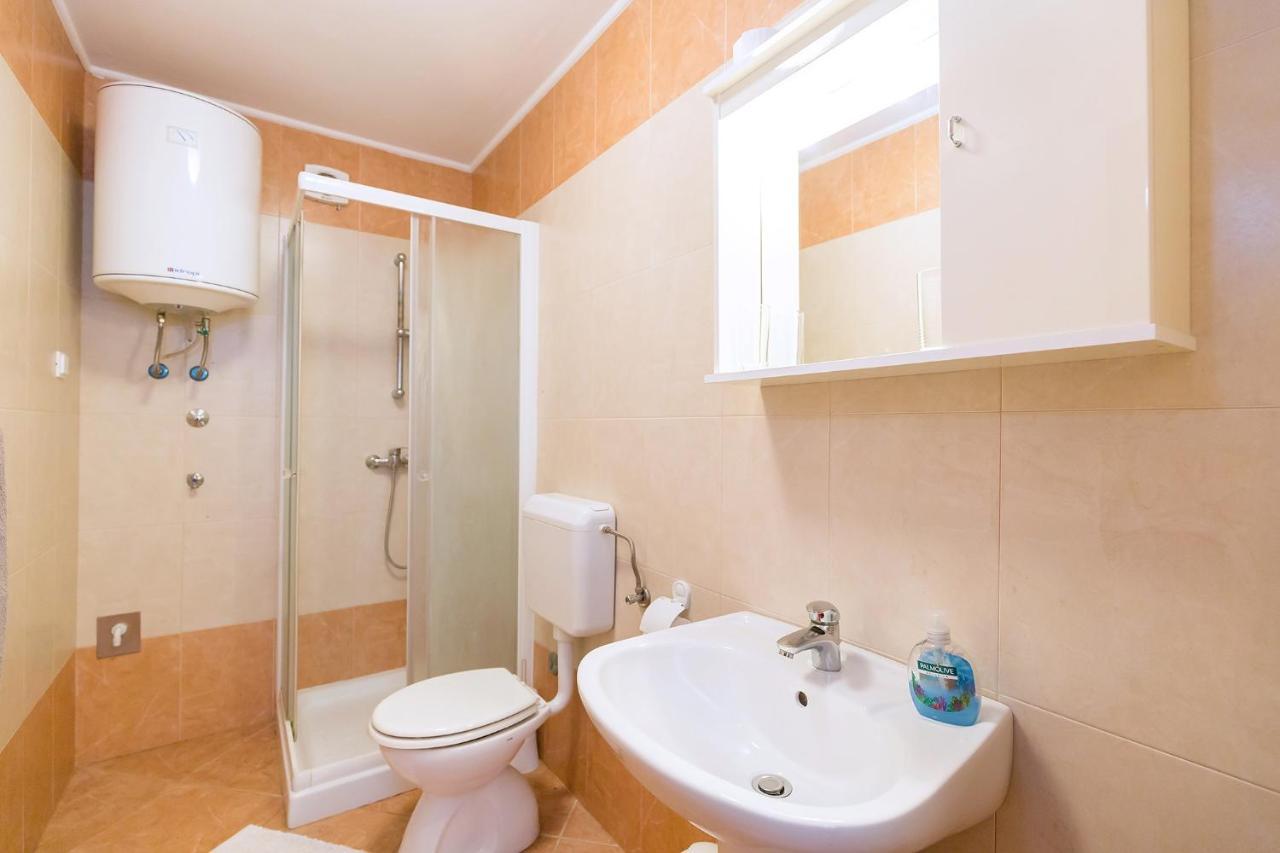 Apartments With A Swimming Pool Novigrad - 7078 Esterno foto
